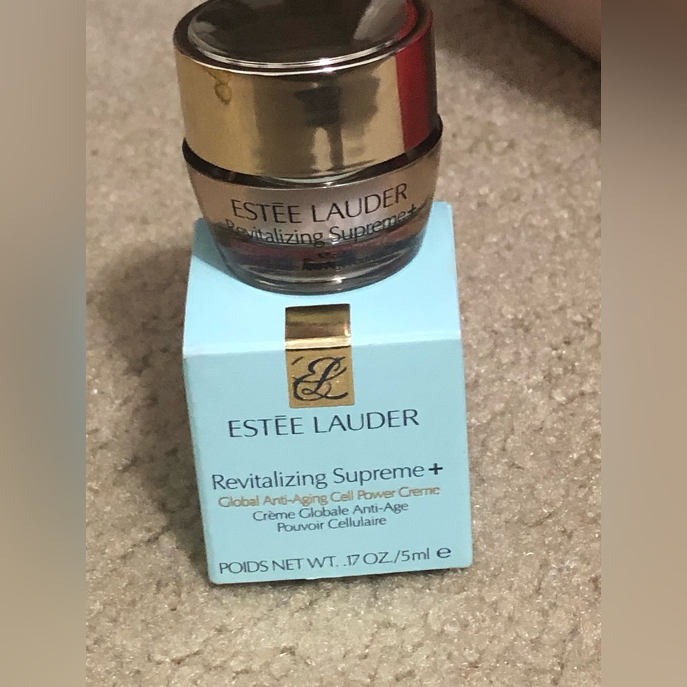 Estee Lauder Revitalizing Supreme